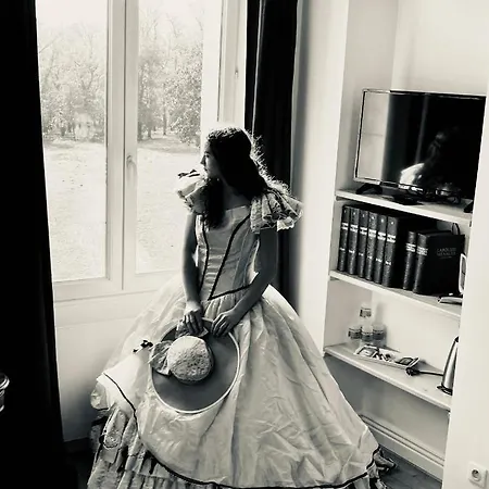 Romantique Dans Le Chateau De La Bouchatte *